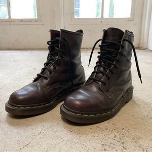 Vintage 90's Dr Marten US Women’s 6 Leather Boots Made in England Burgundy 1460
